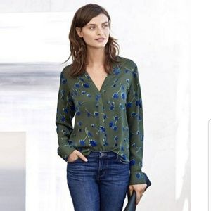 Like New BR floral blouse